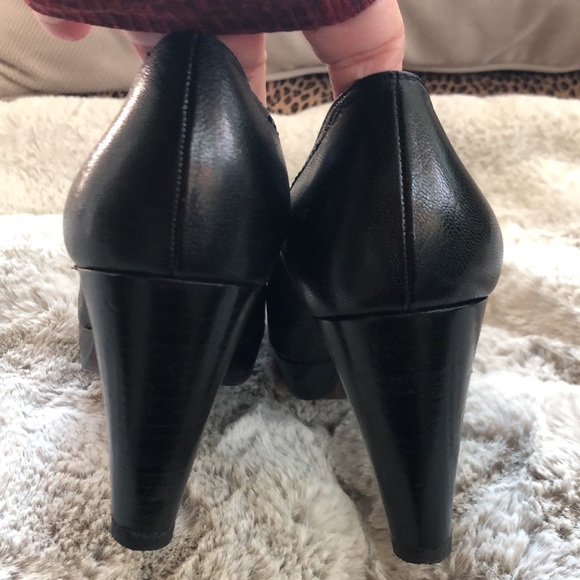 Stuart Weitzman PLATFORM HEEL BLACK LEATHER SLEEK SHOE. WORN at most 10X - Picture 3 of 9